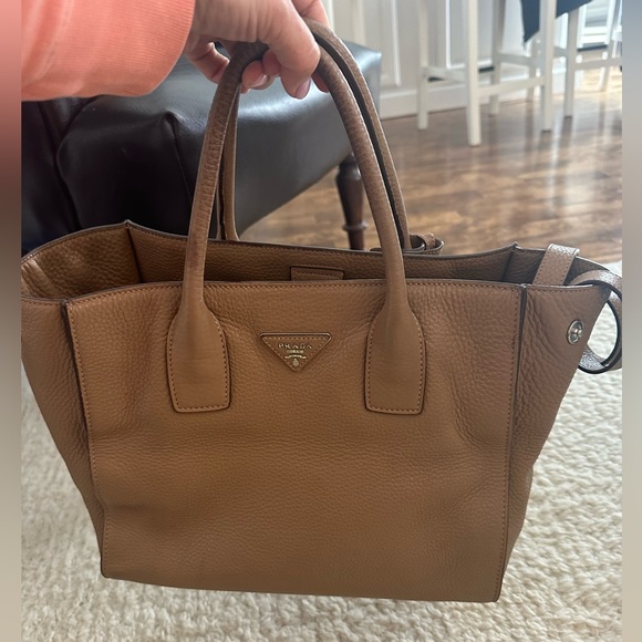 Prada tote Daino leather - Picture 1 of 13